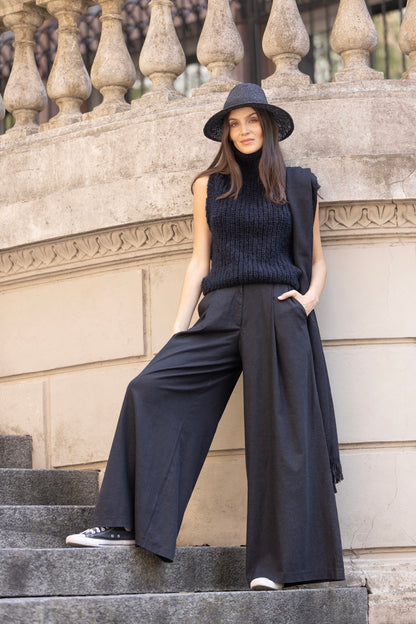 HAND-KNITTED WOOL VEST, CORDOBA
