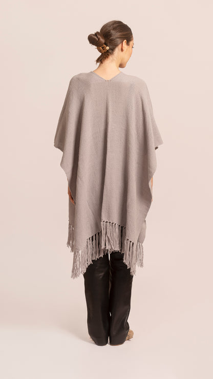 TEXTURED HEAVY WOOL RUANA, PUCARÁ MERINO