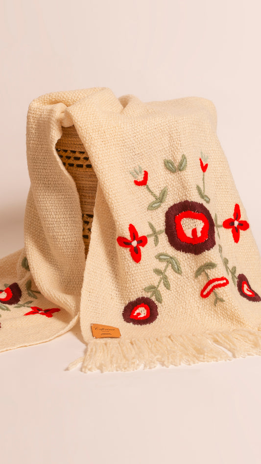 MANTA BORDADA A MANO ROSAS. EDICION "HOTEL FAENA"